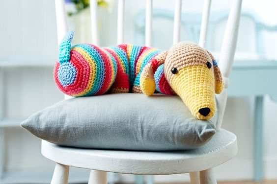 Dog draft excluder pattern Sew a sausage doggy draught excluder This friendly dog will sit happily in front of the door, keeping out draughts, and you’ll never have to tell him to ‘Stay’.