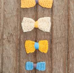 Mini crochet bows