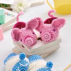 Baby crochet mittens and booties
