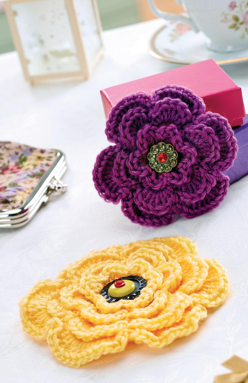 Top Crochet Patterns Layered crochet flower brooch