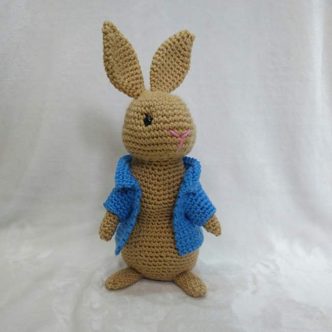 peter rabbit knitted blanket