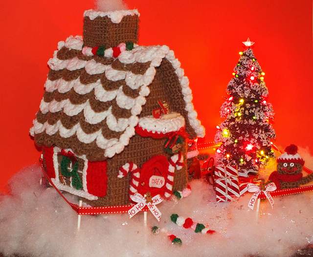 10 Amazing Handmade Gingerbread Houses