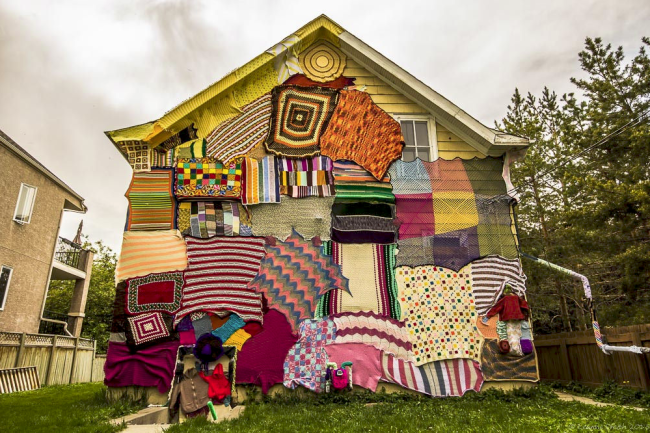 The Wonderful World of Yarn Bombing