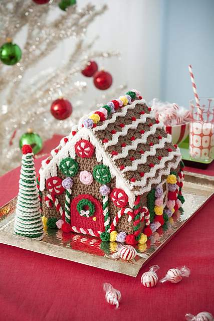 10 Amazing Handmade Gingerbread Houses