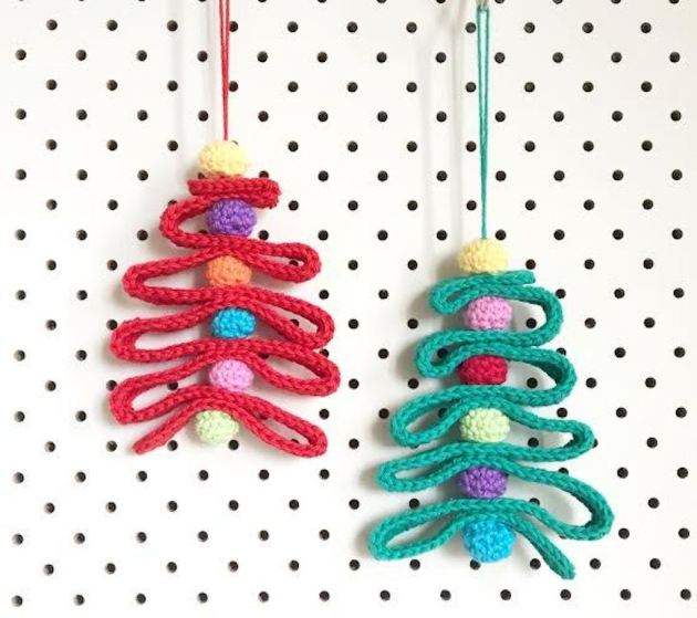 15 FREE Christmas Decoration Crochet Patterns