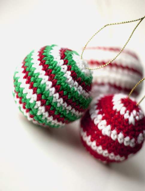 15 FREE Christmas Decoration Crochet Patterns