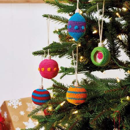 9 Crochet Christmas Ornaments To Make In An Evening