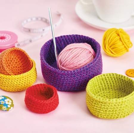 9 FREE Rainbow Trail Projects To Knit or Crochet