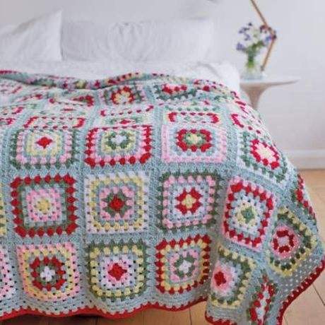 10 Free Crochet Blanket Patterns to Keep You Warm this Winter
