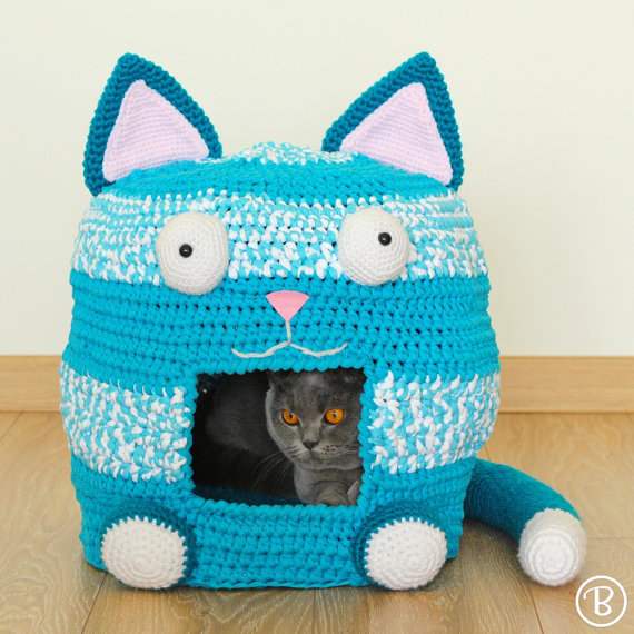 9 Dreamy Crochet Beds For Your Pet