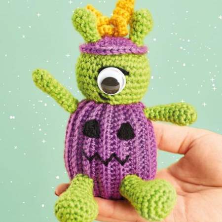 7 Free Plush Pumpkin Patterns for Knitters and Crocheters