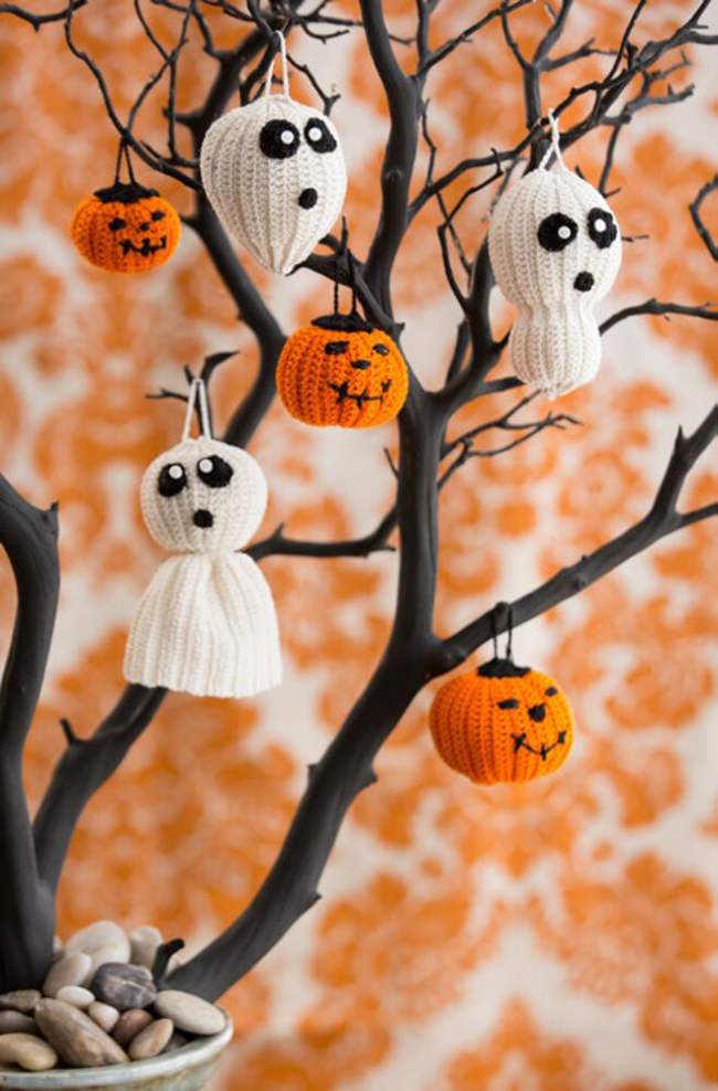 7 Free Plush Pumpkin Patterns for Knitters and Crocheters