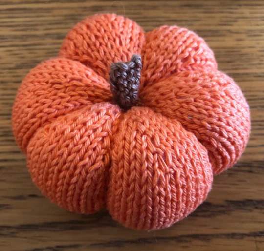 7 Free Plush Pumpkin Patterns for Knitters and Crocheters