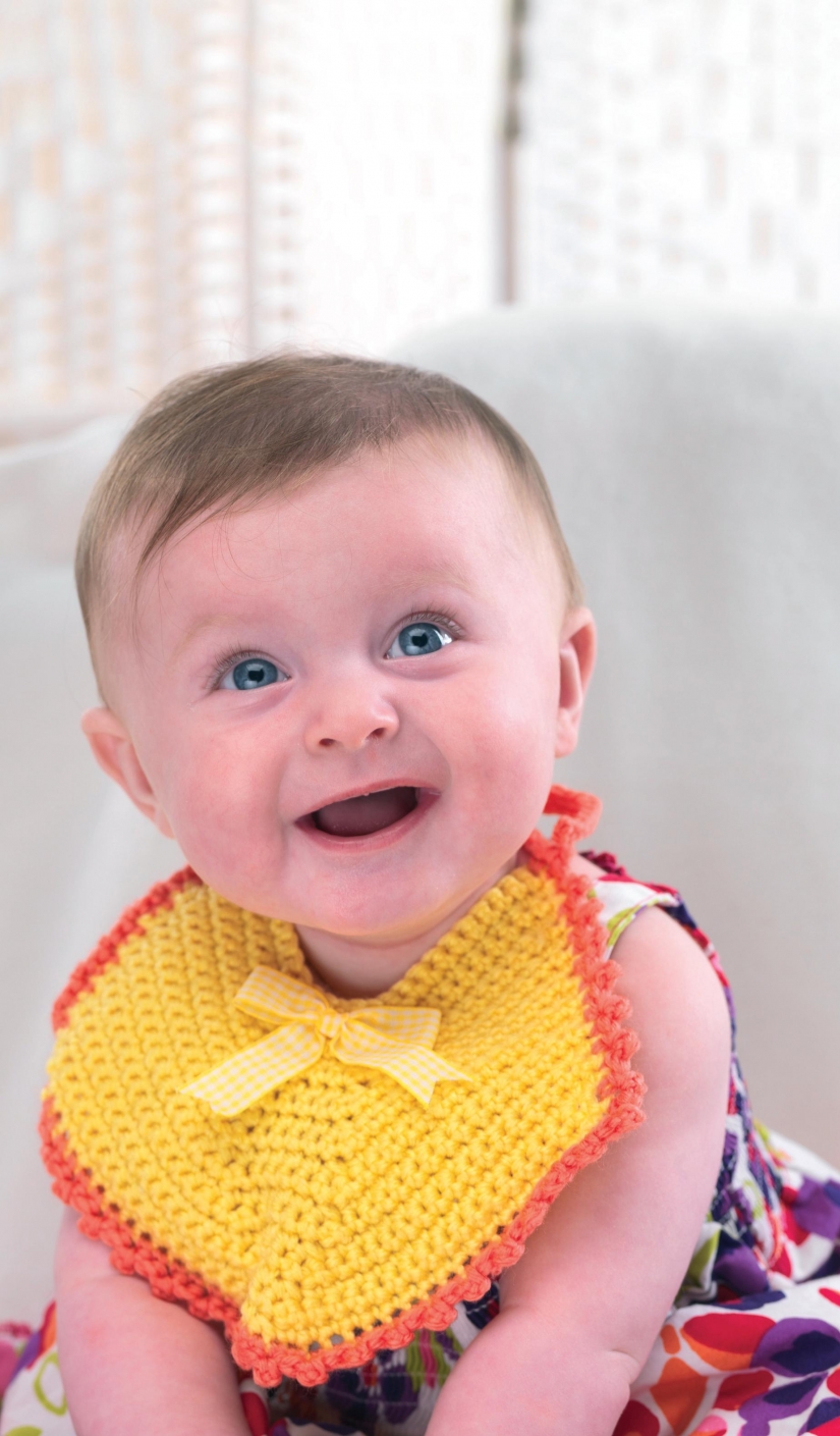 Beginners crochet bib set Beginners crochet bib set
