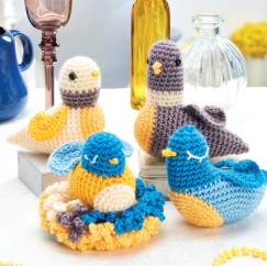 Crochet bird family