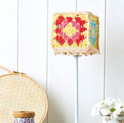 Granny square lamp