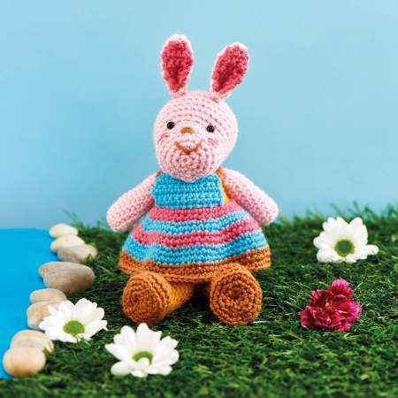 Knitting vs Crochet: Easter Bunnies