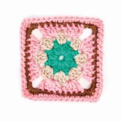 Granny Square Of The Month: Green Flower