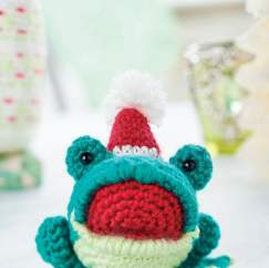 Amigurumi Christmas frog