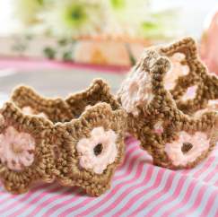 Flower crochet cuffs