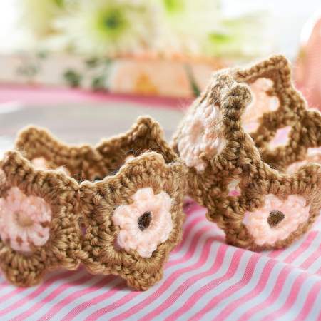 Flower crochet cuffs