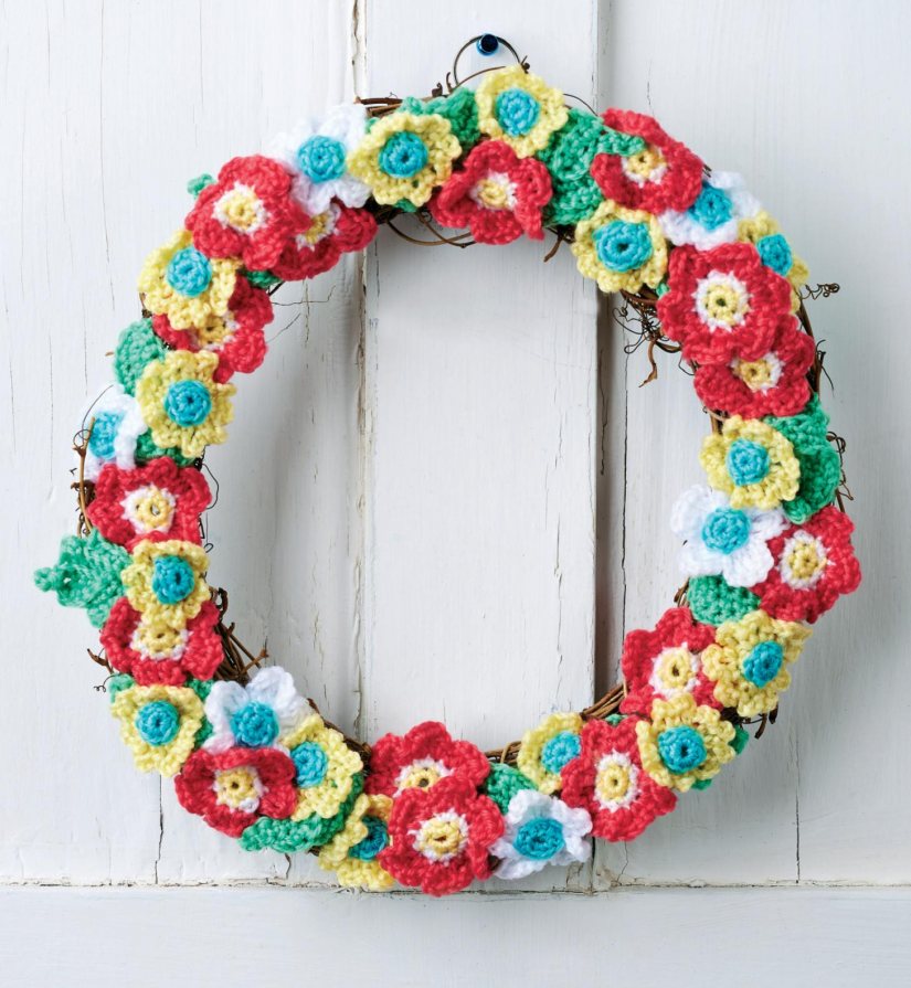 Top Crochet Patterns Crochet flower wreath