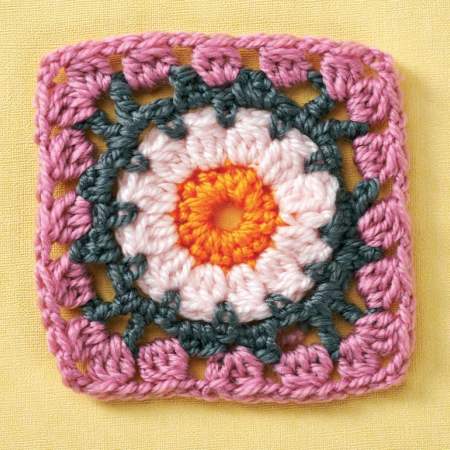 Basic flower granny square