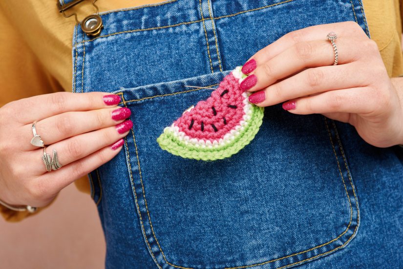 https://www.topcrochetpatterns.com/crochet-patterns/fruity-brooches