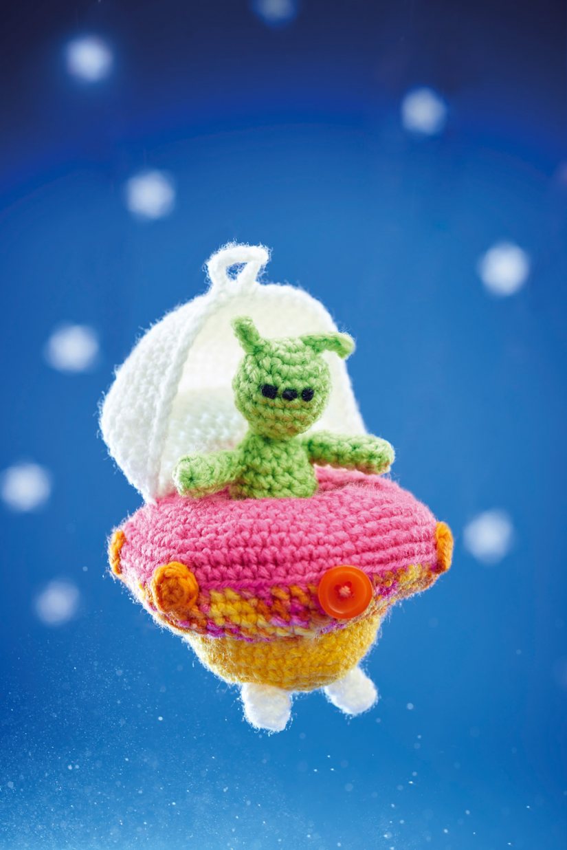 https://www.topcrochetpatterns.com/free-crochet-patterns/alfie-the-alien